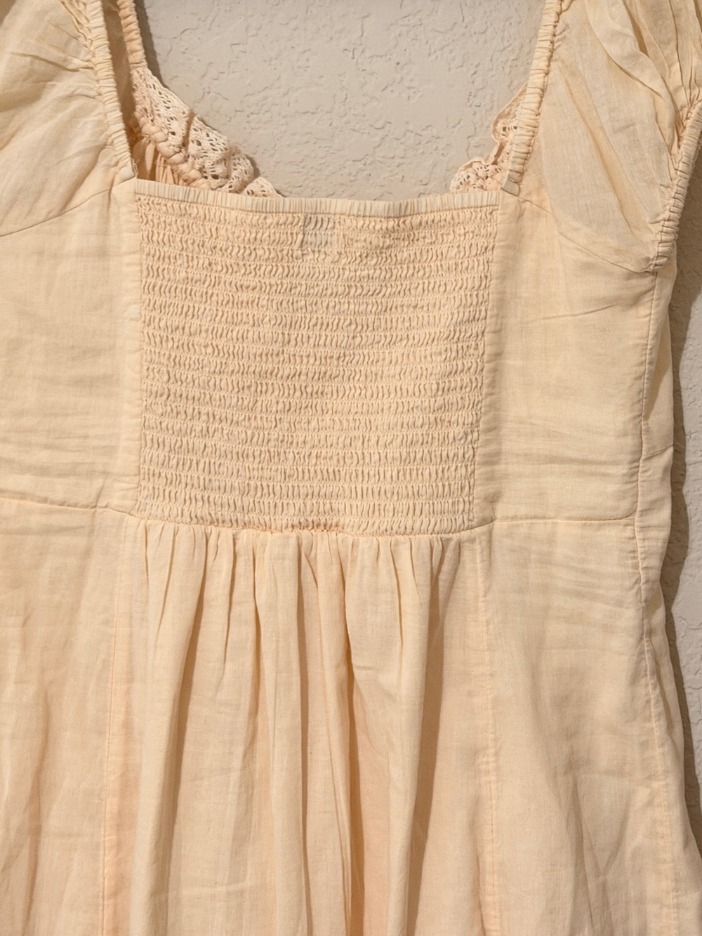 UO Carmen Ruched Midi Dress - Picture 6 of 7